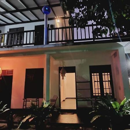 Sundance Surf Coconut Point Hotel Weligama Buitenkant foto