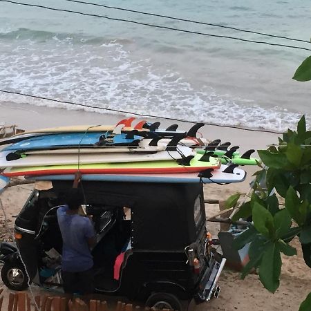 Sundance Surf Coconut Point Hotel Weligama Buitenkant foto